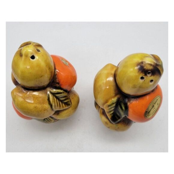 Vintage 1960's Fruit Basket Salt and Pepper - Picture 4 of 5